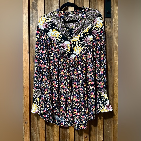 Free People Black and Pink Pleated Bib Collar Blouse Small - Picture 1 of 4